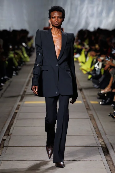Look 29